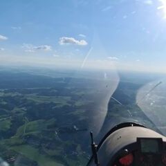 Flugwegposition um 16:01:13: Aufgenommen in der Nähe von Gemeinde Höhnhart, Höhnhart, Österreich in 1229 Meter